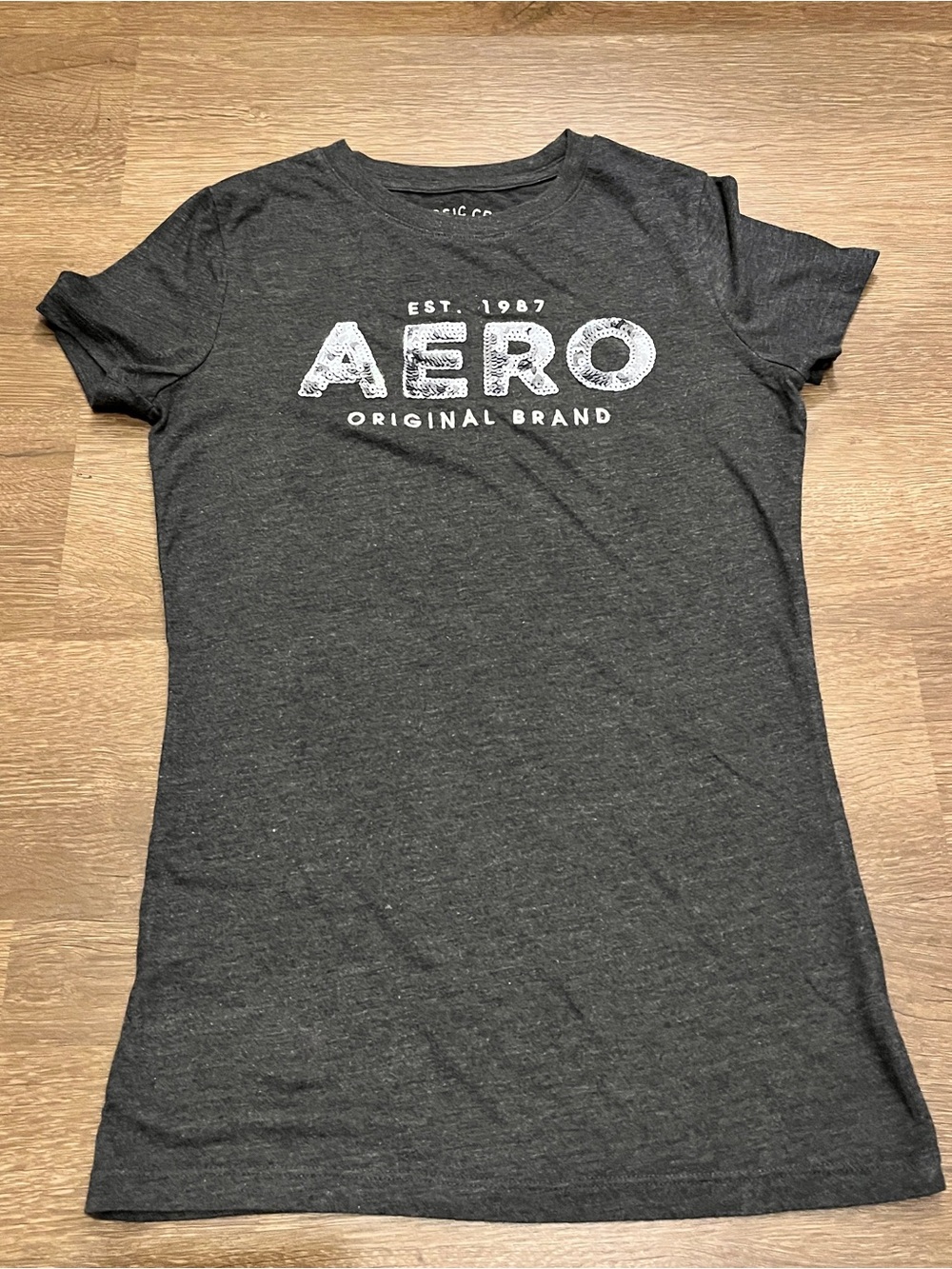 Aeropostale Classic Aero Grey Graphic Sequined Tee (XS). Bundle & Save